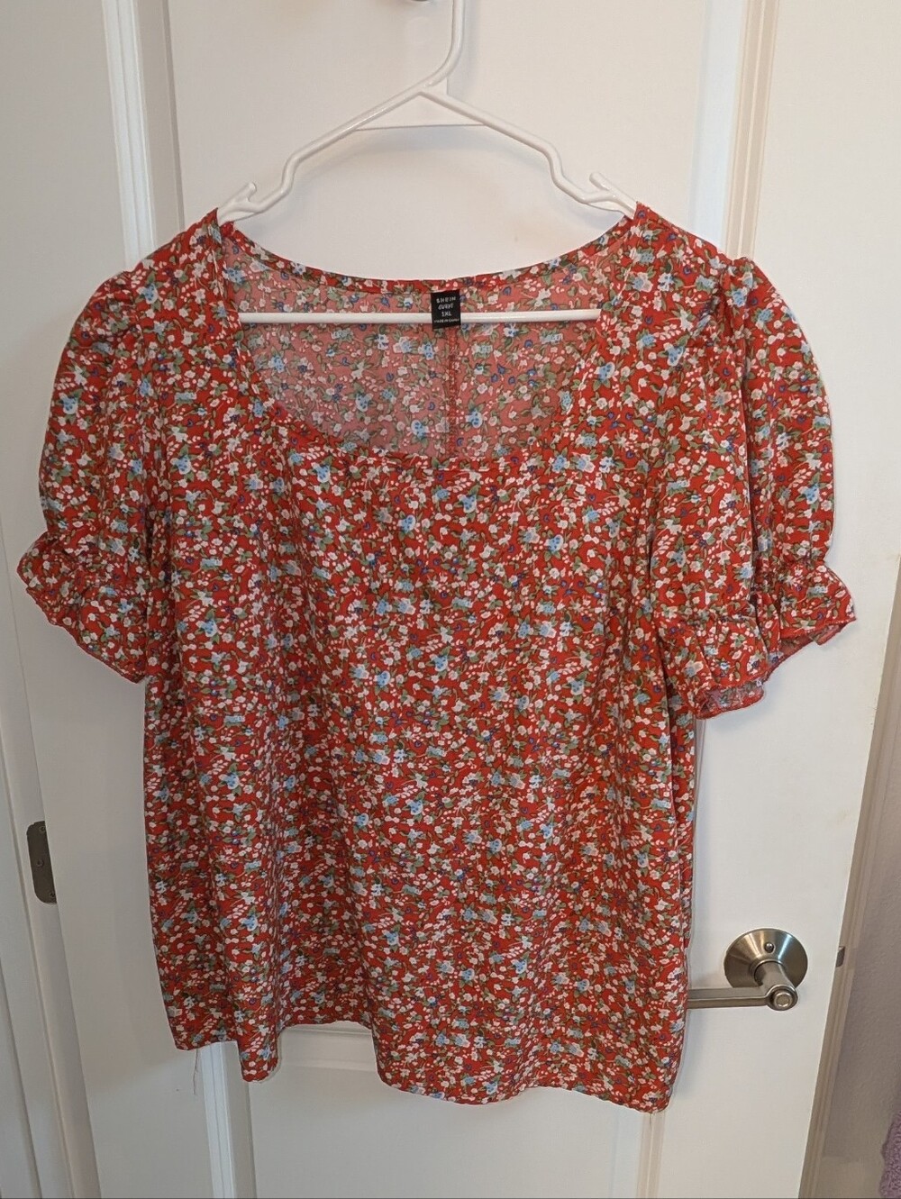 SHEIN Red Floral Puff-Sleeve Blouse